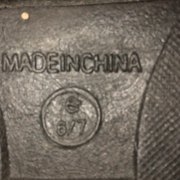 Sandals - Picture 3 of 3